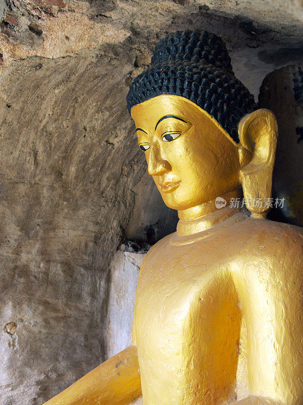 缅甸若开邦实兑区Mrauk U, shit -thaung寺中的佛祖。